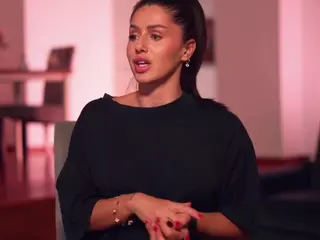 Adalline's Live Sex Cam Show