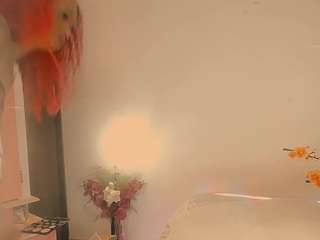 khelany's CamSoda show and profile