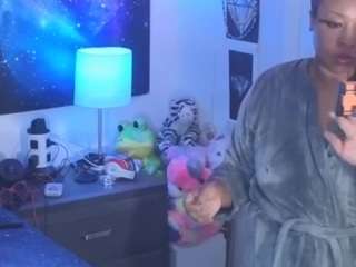 le modèle scorpionbeauty25 est en webcam porno dans un show sur le site camsoda, il possède les tags suivants: ass,middle aged,wet,twerk,thick,striptease,strip,solo show,solo,shaved pussy,sexy,pussy,no smoking,asshole,no drinking,living room,brown eyes,beautiful,beauty,bedroom