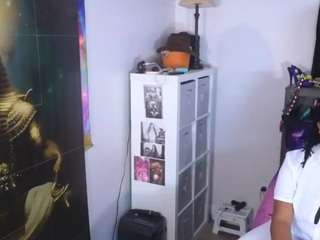 Эта модель сейчас онлайн. scorpionbeauty25