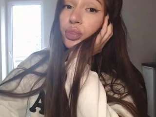 Este modelo está en vivo ahora. malenadiamond