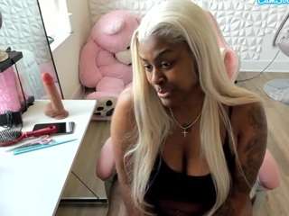 sweet-tooth Live Webcam on CamSoda