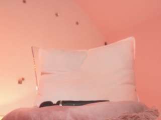 Live webcam model kirstendanston on Soda Cams