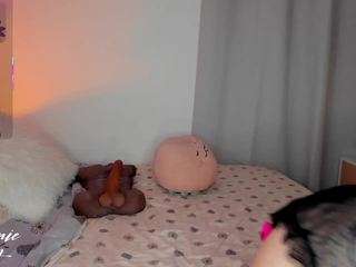  melaniebemberg chat room
