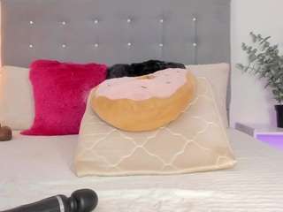 vanellopeevans's CamSoda show and profile