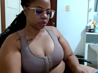 keylli's Live Sex Cam Show