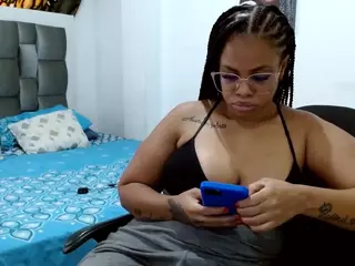 keylli's Live Sex Cam Show