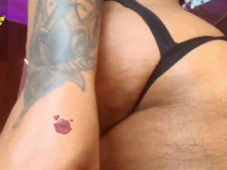 rihanarose's CamSoda show and profile