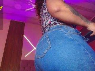Este modelo está en vivo ahora. rihanarose