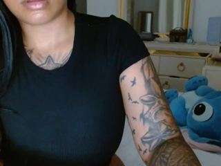 mulattomamii Live Webcam on CamSoda