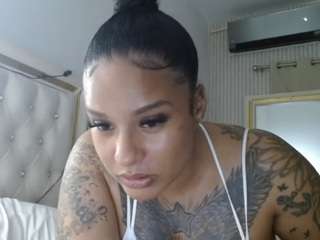 Mulatto Mamiii live cam