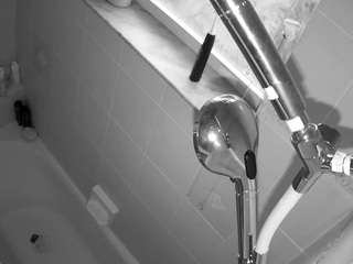 voyeurcam-charleys-bathroom