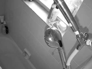 voyeurcam-charleys-bathroom