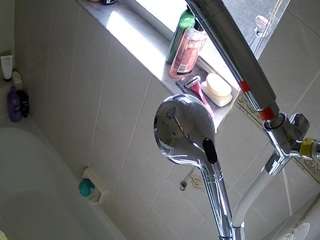 voyeurcam-charleys-bathroom