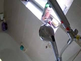 voyeurcam-charleys-bathroom
