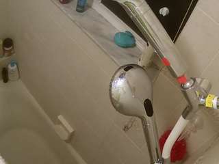 voyeurcam-charleys-bathroom