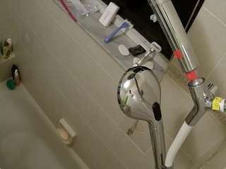 voyeurcam-charleys-bathroom