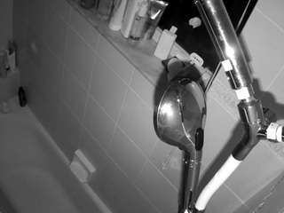 voyeurcam-charleys-bathroom webcam