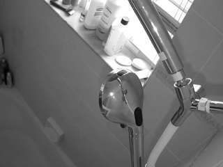 voyeurcam-charleys-bathroom live cam profile