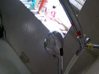 voyeurcam-charleys-bathroom live cam profile