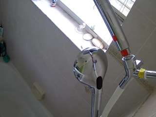 voyeurcam-charleys-bathroom