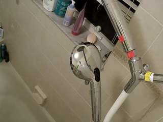 voyeurcam-charleys-bathroom webcam