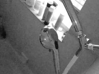 voyeurcam-charleys-bathroom