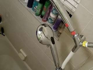 voyeurcam-charleys-bathroom