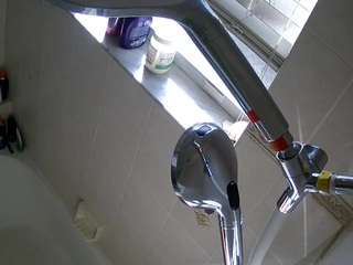 voyeurcam-charleys-bathroom