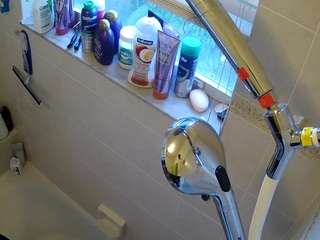 voyeurcam-charleys-bathroom