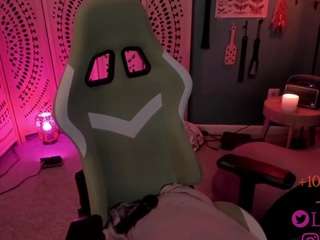 lila-ellis webcam model