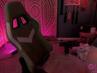 Live webcam model lila-ellis on Soda Cams