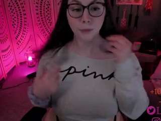 Live webcam model lila-ellis on Soda Cams