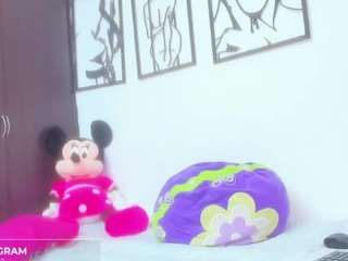 roxanasmiith webcam model