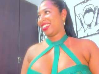 roxanasmiith from CamSoda