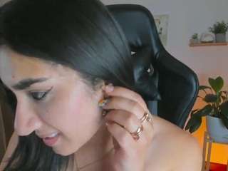 janeth19db's CamSoda show and profile