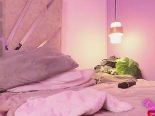 Live cam show with Mia Eatson