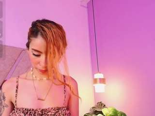 Mia Eatson live webcam show