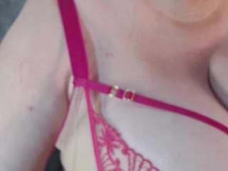 Incredibletit's cam show statistics and live stream