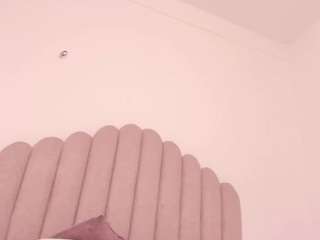 Live webcam model latinfussion on Soda Cams