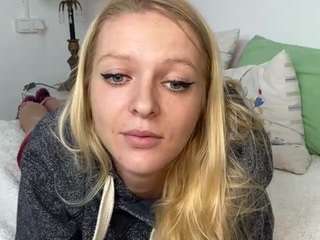 hornygirl1473 webcam