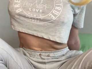 hornygirl1473's CamSoda show and profile