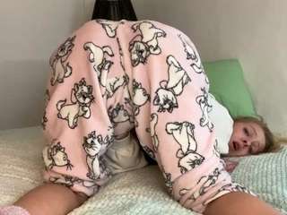 hornygirl1473 Live Webcam on CamSoda