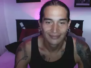 GretaAndHunter's Live Sex Cam Show