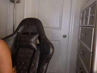 Live webcam model butterflybooty on Soda Cams