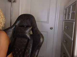 Live webcam model butterflybooty on Soda Cams