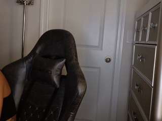 Live webcam model butterflybooty on Soda Cams