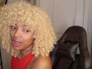 Live webcam model butterflybooty on Soda Cams