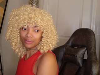 Live webcam model butterflybooty on Soda Cams