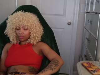 Live webcam model butterflybooty on Soda Cams